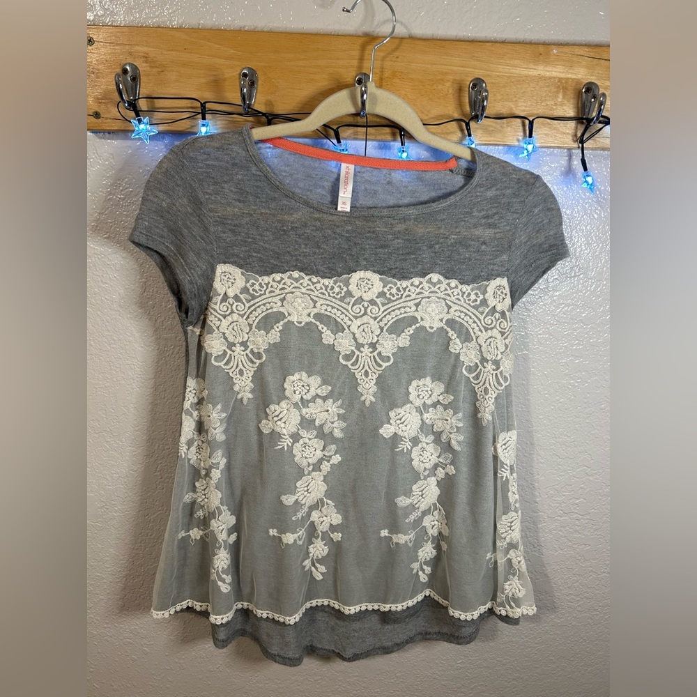 Blouse. Beautiful. Cotton and lace. No tears or snags. Excellent condition